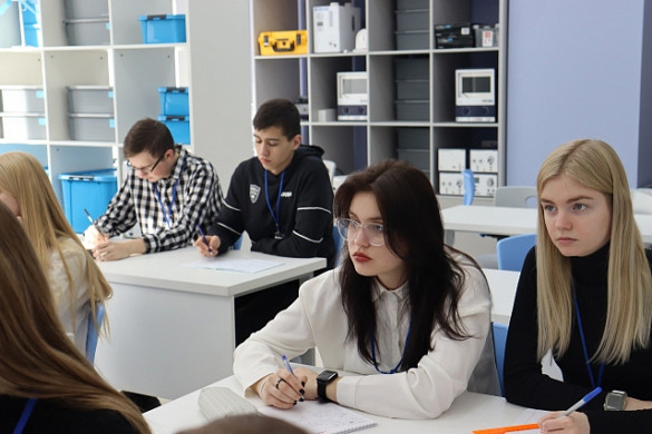 В Иванове открылась весенняя школа по физике